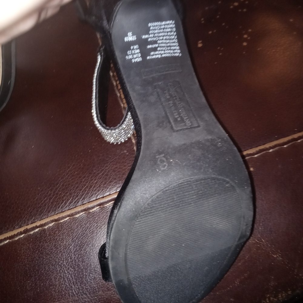 Heels - Picture 6 of 6
